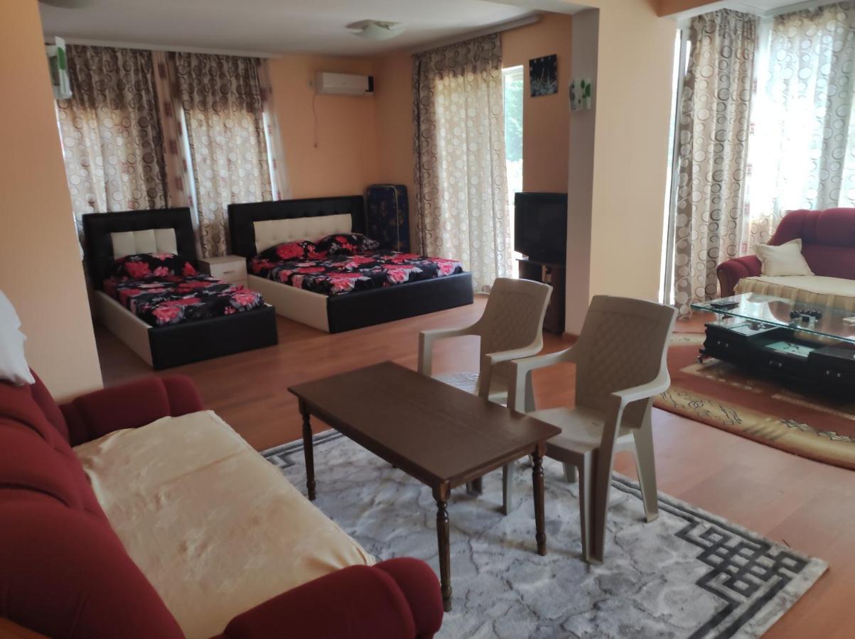 Grandino Holiday Rooms&Apartments Ulcinj Exterior photo